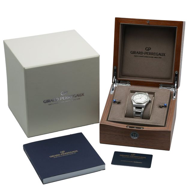 Girard Perregaux Laureato 81000-11-131-11A Image 7